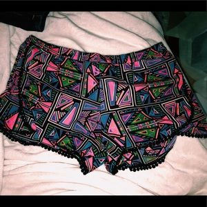 Triangle print dressy shorts